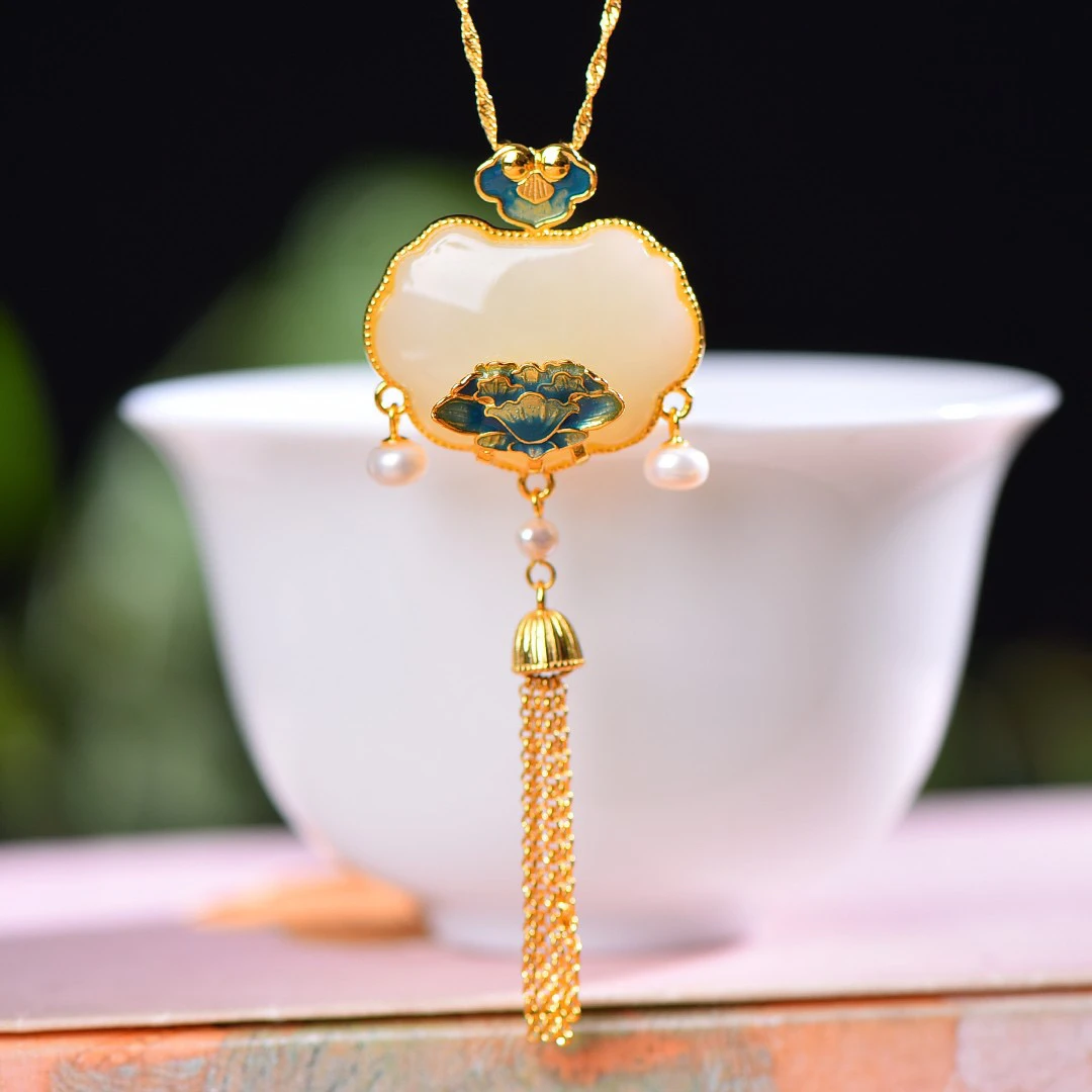 s925银镶嵌和田玉如意锁吊坠多样性不含链26959