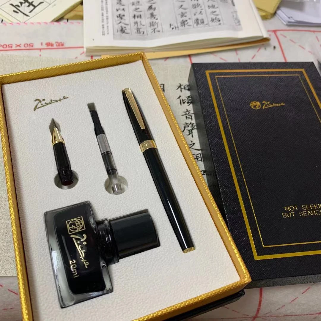 视频同款钢笔。很流畅，主播推荐