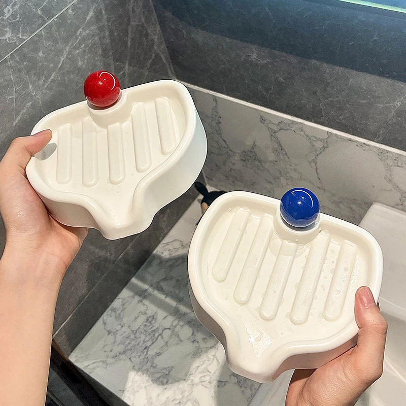 卫生间新款沥水肥皂盒家用浴室免打孔大号肥皂置物架网红漂亮高档