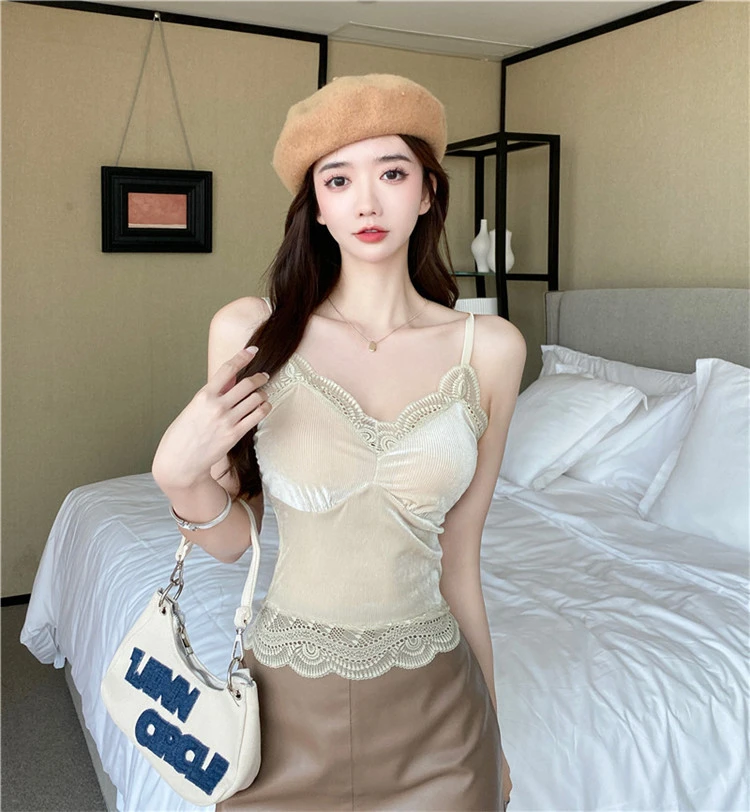 高级感蕾丝小吊带2023秋冬季新款女生带胸垫美背内搭性感打底背心