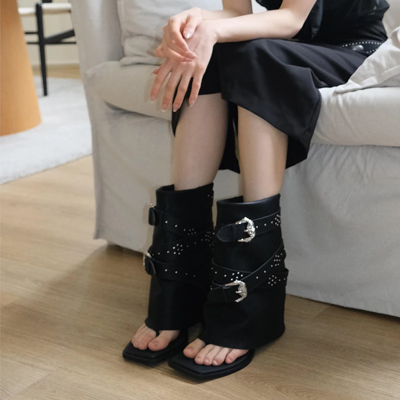 Mooreyu黑色夹趾人字凉靴女2024夏季新款复古扣带炸街辣妹裤管靴