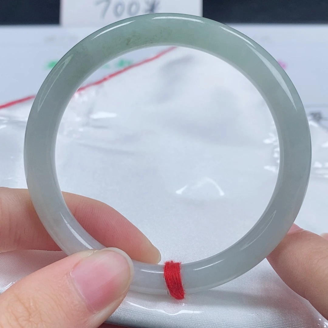【闪购商品】翡翠手镯（圆镯）未镶嵌小*么142