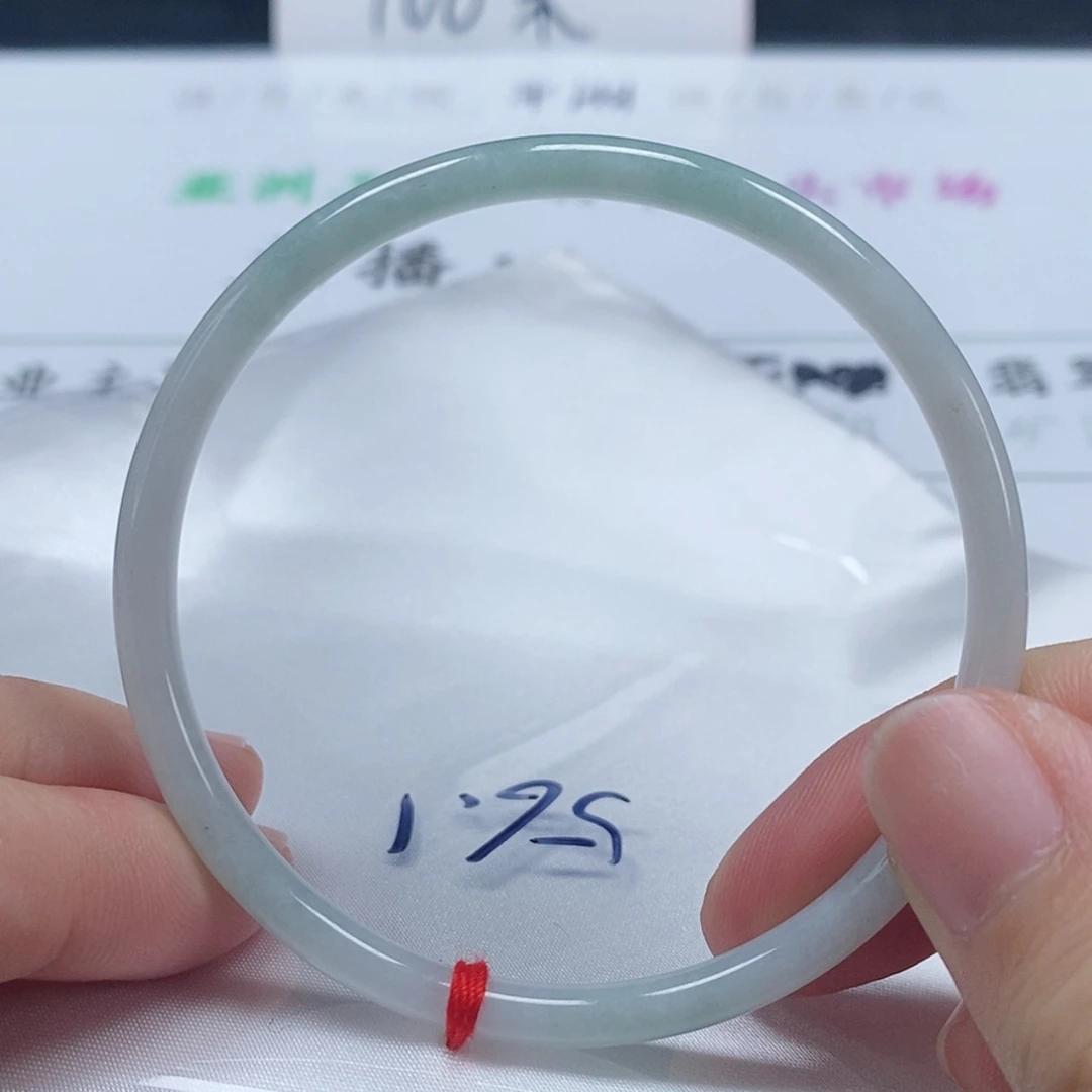 【闪购商品】翡翠手镯（圆镯）未镶嵌32