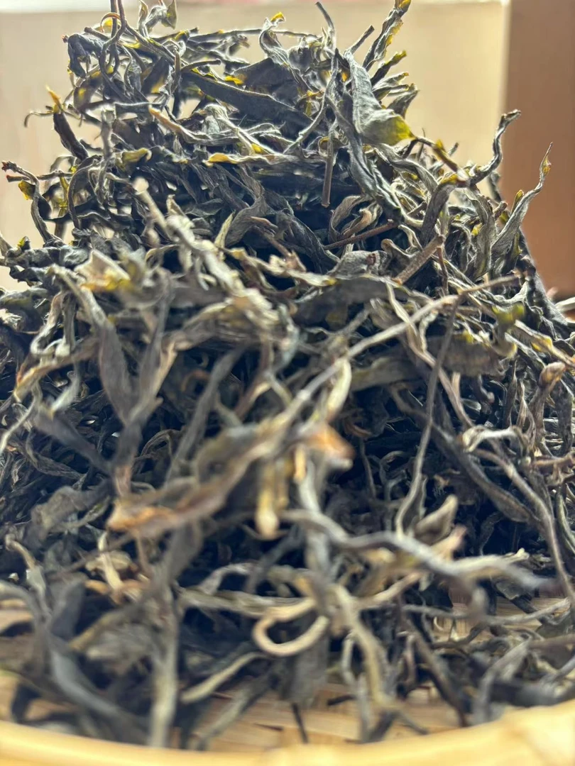 2024年黄草林古树头春头采散茶