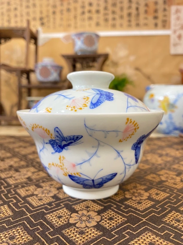 青花蝶恋花盖碗容量130毫升