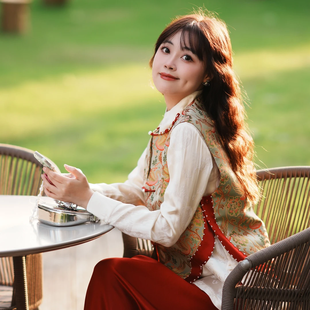 【红人上新】‘天鹅湖串珠高定钱小萍非遗宋锦新中式马甲83379