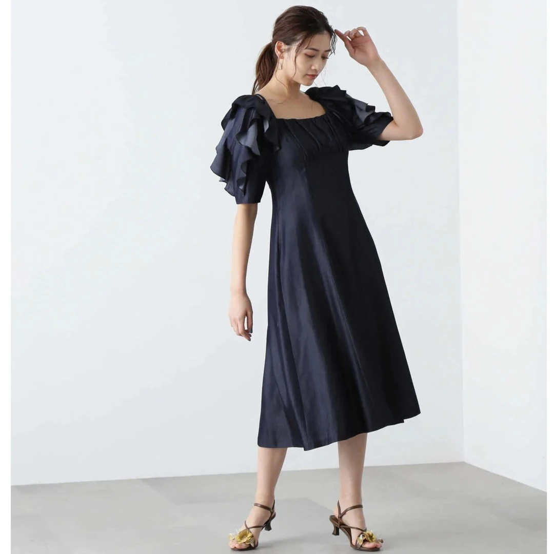 【强哥外贸】 荷叶边 J 吊带纯色气质显瘦一字肩连衣裙