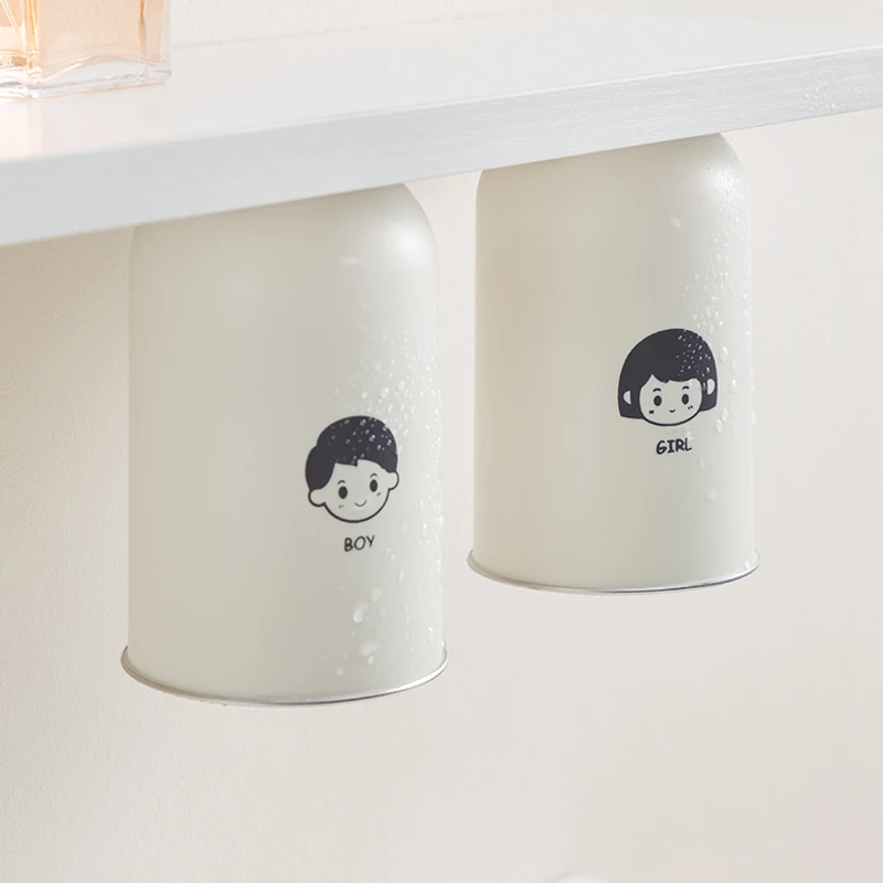 不锈钢漱口杯磁吸套装一家四口牙杯牙缸壁挂式刷牙杯子倒挂上墙