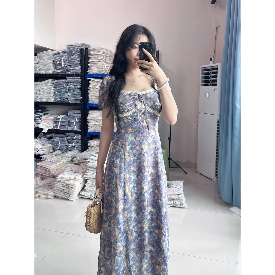 茶话绘 夏季新款设计感方领连衣裙中长款百搭碎花法式连衣裙