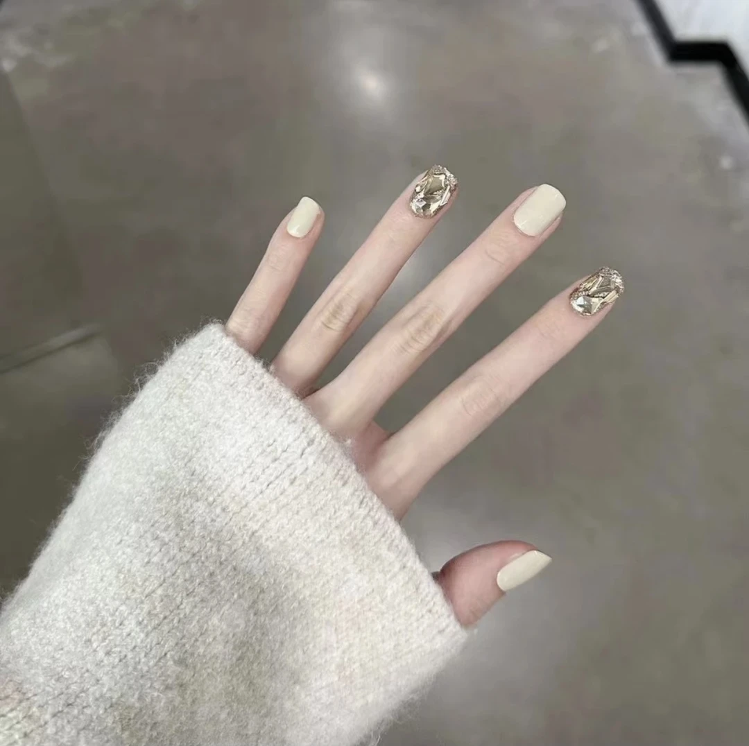 【心动香槟】纯手工可拆卸穿戴式美甲贴片秋冬流行秋冬裸色穿戴甲