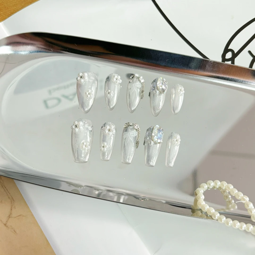 【银月飘绫】纯手工穿戴甲显白美少女甲片中长梯可拆卸小众穿戴美甲