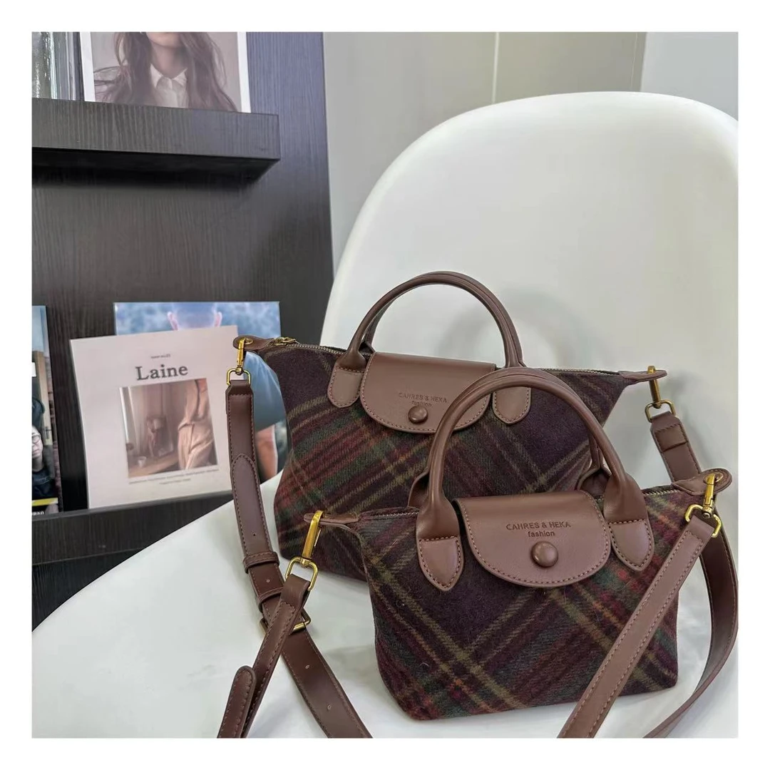 Tz.【经典定制】小众学院风秋冬款呢子条纹撞色手提包-不送挂件