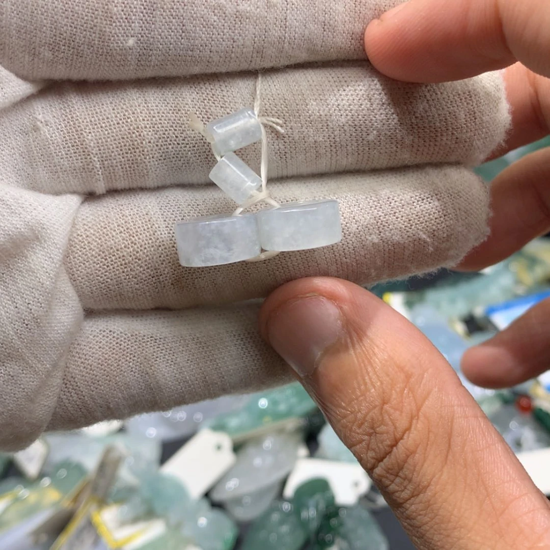 【闪购商品】翡翠颈饰未镶嵌