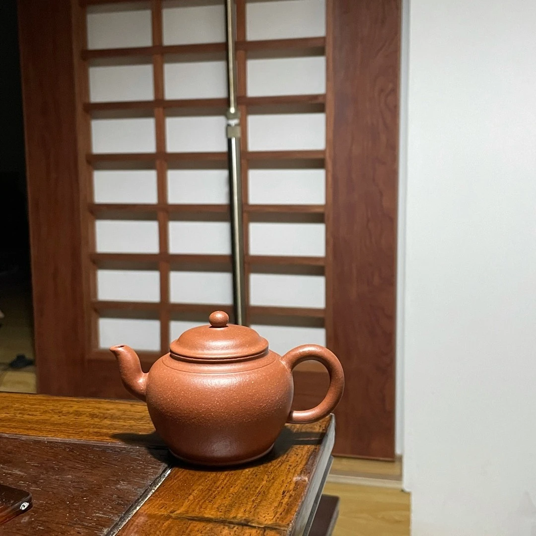 古韵壶选用原矿降坡泥制作容量150cc器形饱满