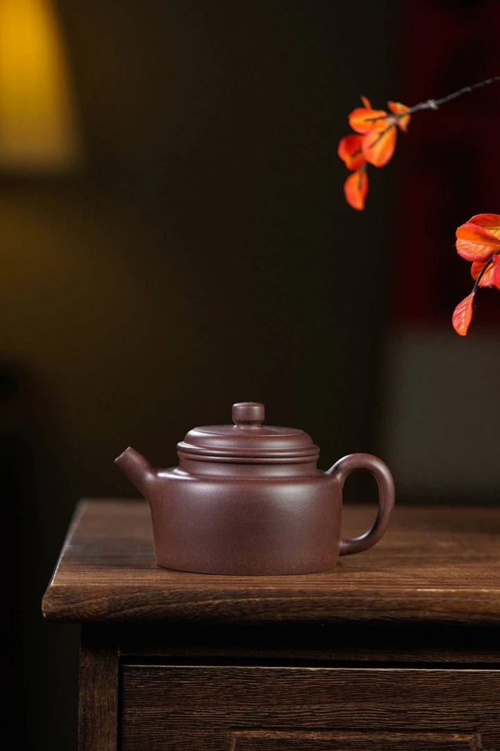 经典款式德中壶选用陈腐多年老紫泥手工制作容量180cc出水流畅