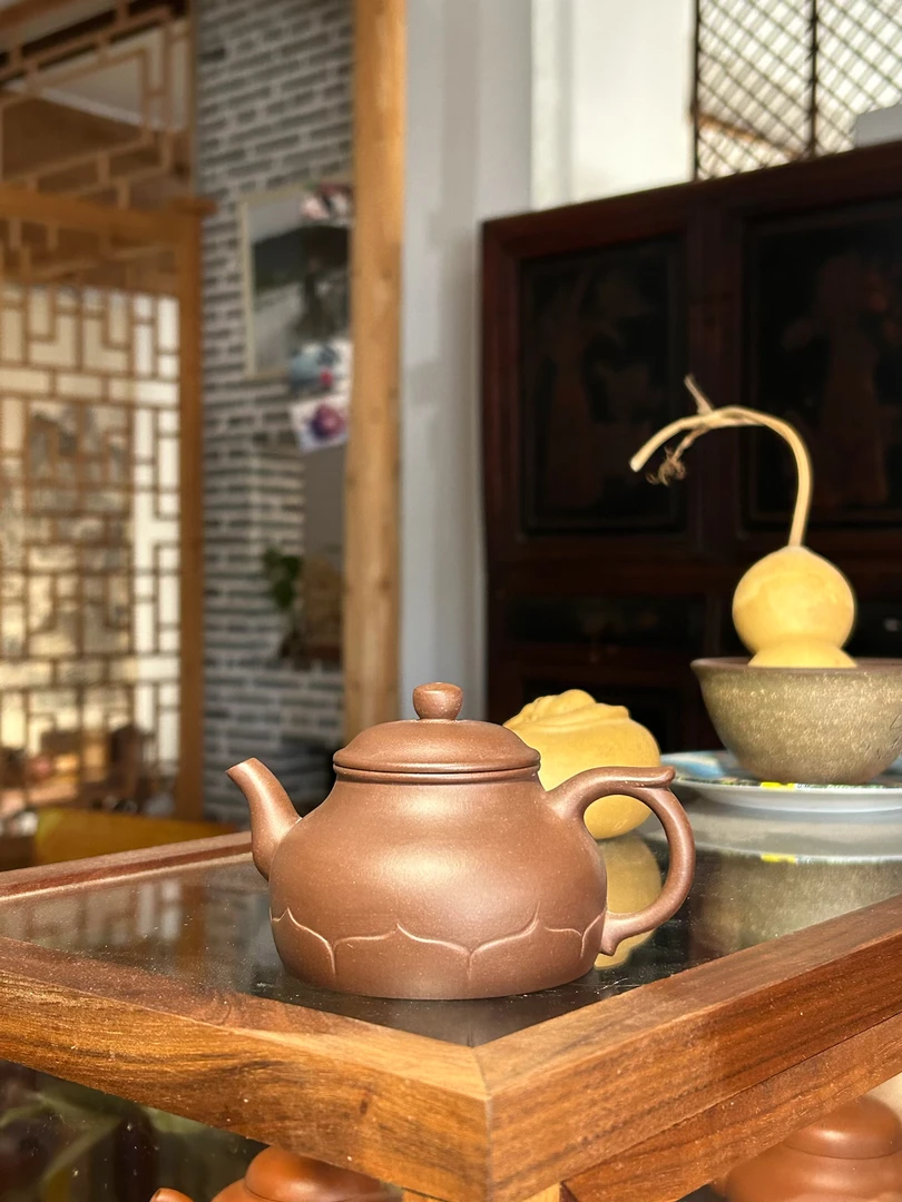 梵莲壶选用家藏紫泥手工制作容量135cc