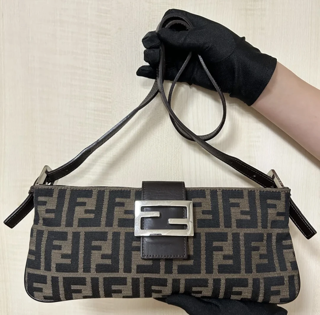95新 FENDI/芬迪 FENDI/芬迪 老花法棍腋下包 20356