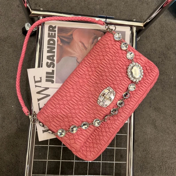 90新 MIU MIU/缪缪 MiuMiu/缪缪 淡粉色宝石链大号斜挎包 38627