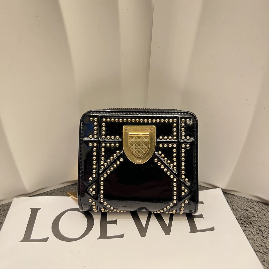 95新 DIOR/迪奥 迪奥 黑色漆皮铆钉钱包 07367