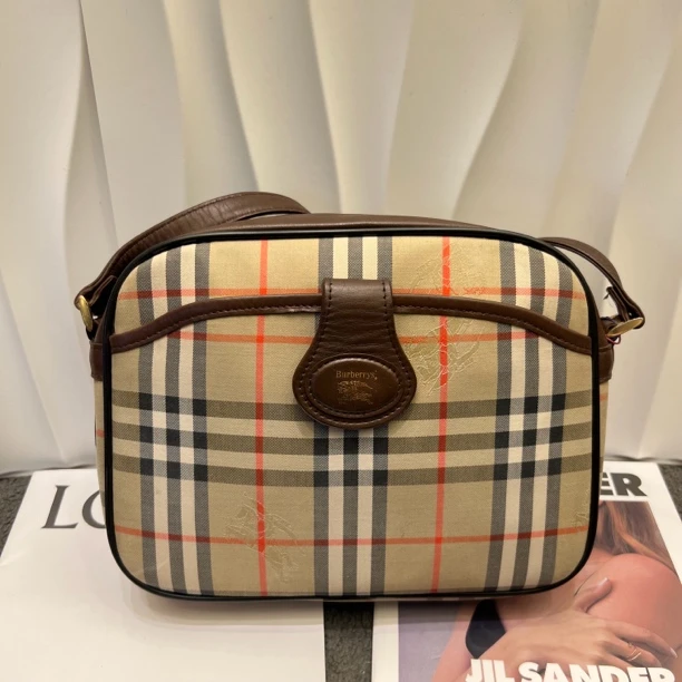 95新 BURBERRY/博柏利 BURBERRY/巴宝莉 战马格纹斜挎包 16482