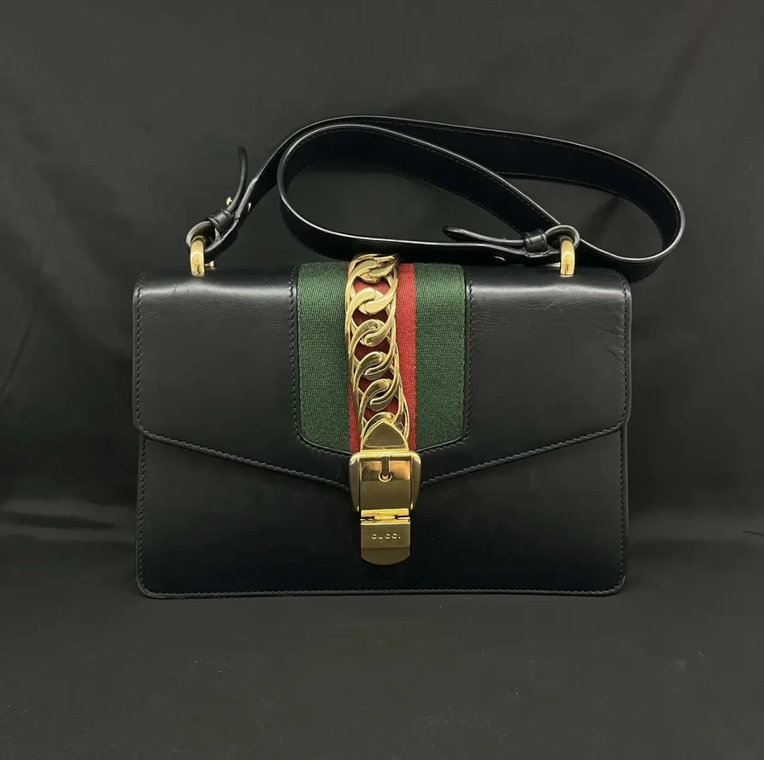 95新 GUCCI/古驰 GUCCI/古驰 黑色中号塞尔维亚 26646
