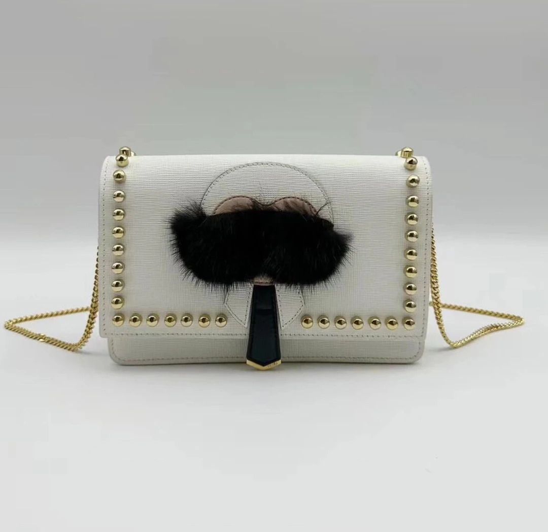 95新 FENDI/芬迪 FENDI/芬迪 白色老佛爷woc斜挎包 15378
