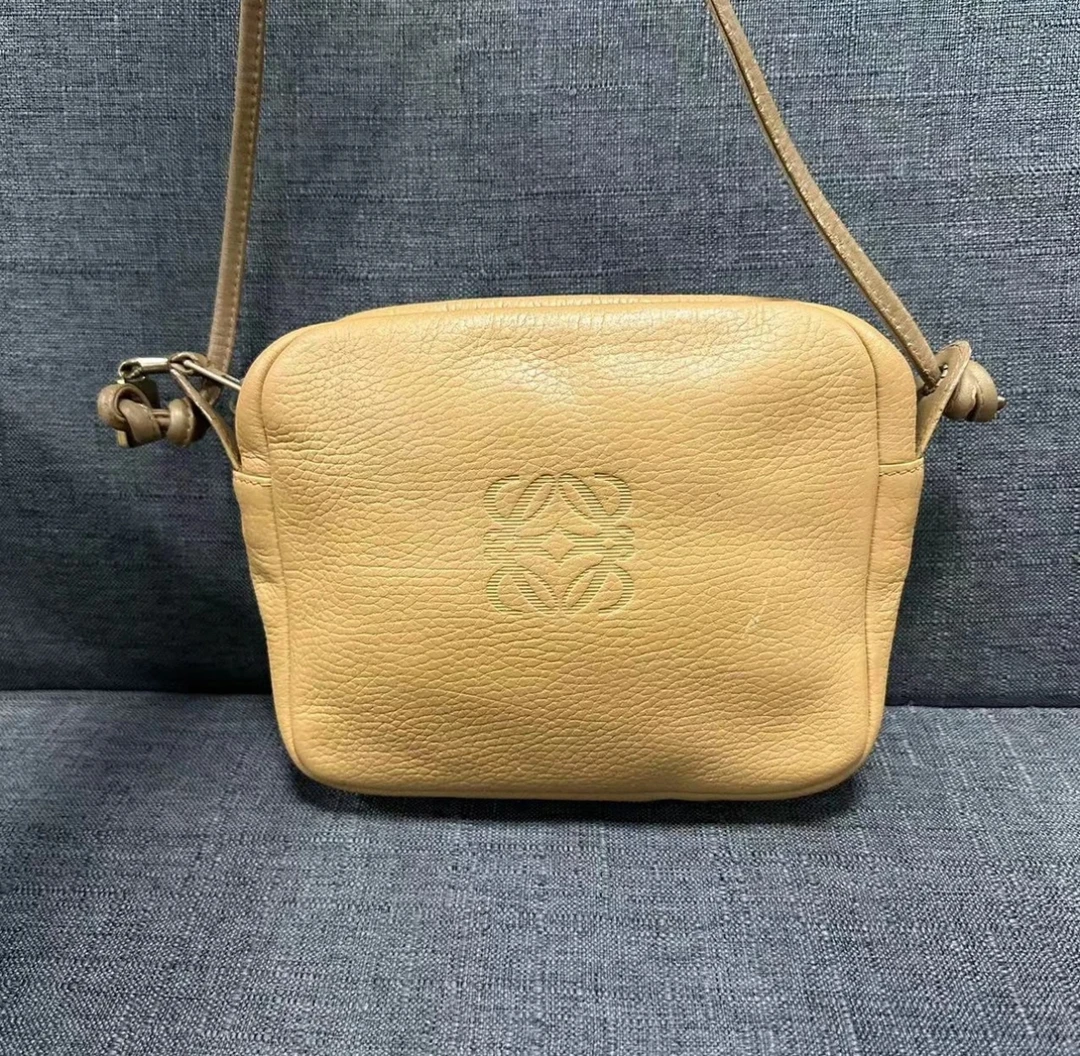 95新 LOEWE/罗意威 LOEWE罗意威 黄色全皮单肩包 11049