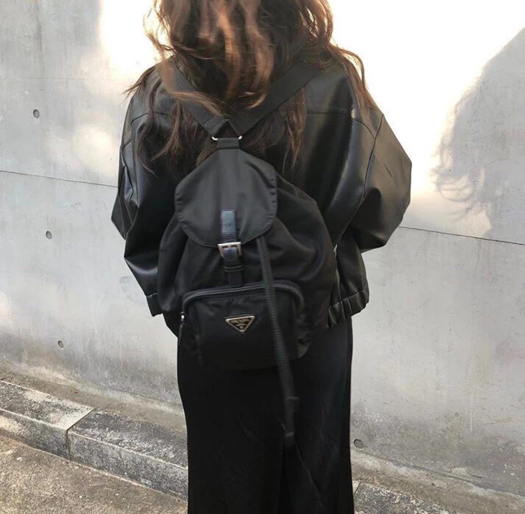 95新 Prada/普拉达 PRADA/普拉达黑色降落伞双肩包 W22618
