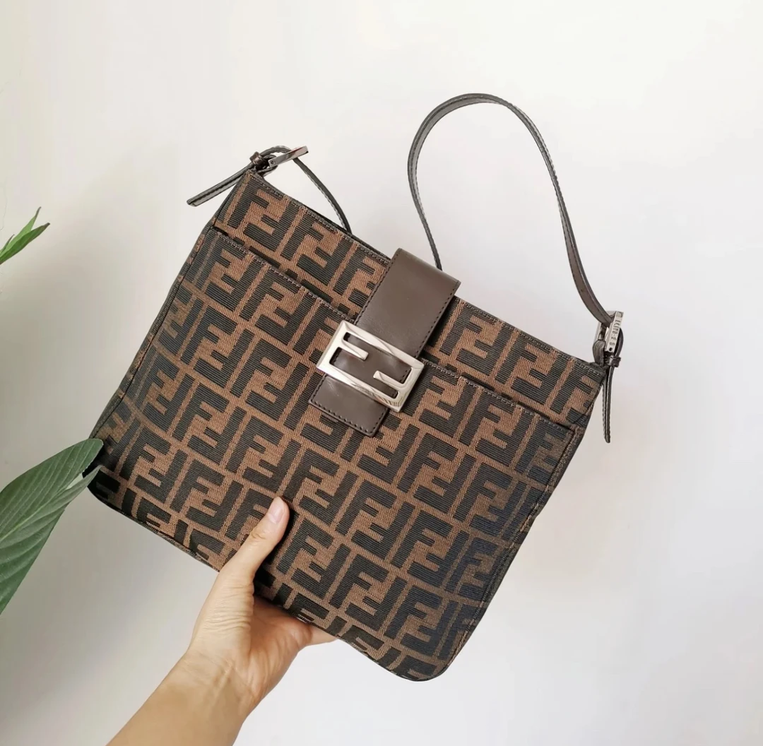 95新 FENDI/芬迪 FENDI/芬迪 老花翻盖手提腋下包 O33618