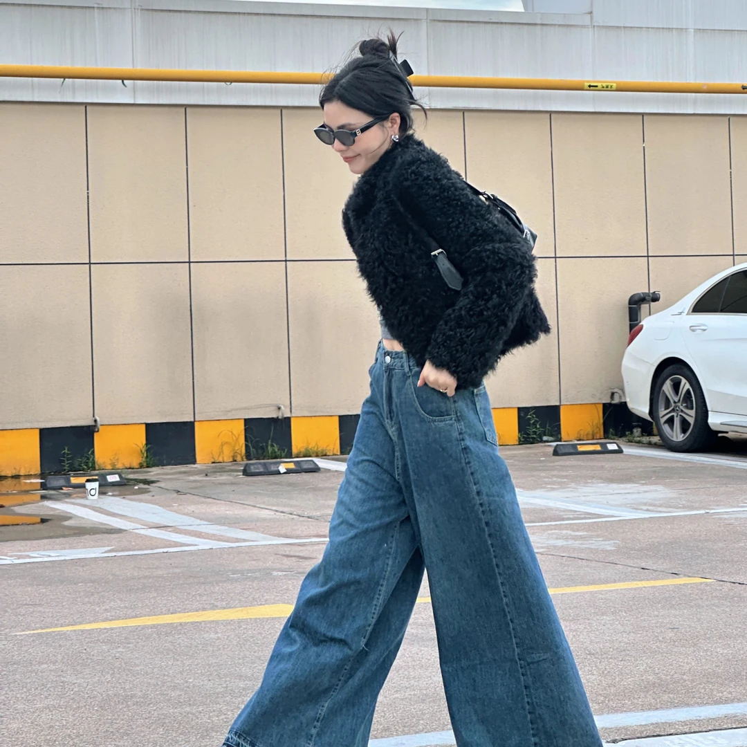 佳涵“比例法宝”新款托斯卡纳羊皮毛一体时尚气质女冬季短款长袖