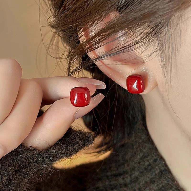 925银针安可拉红简约方形珠珠耳钉独特2025新款耳环小巧百搭耳饰