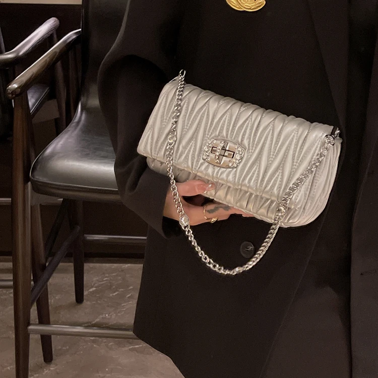 今年流行褶皱腋下时尚银色单肩腋下女包 1247银色