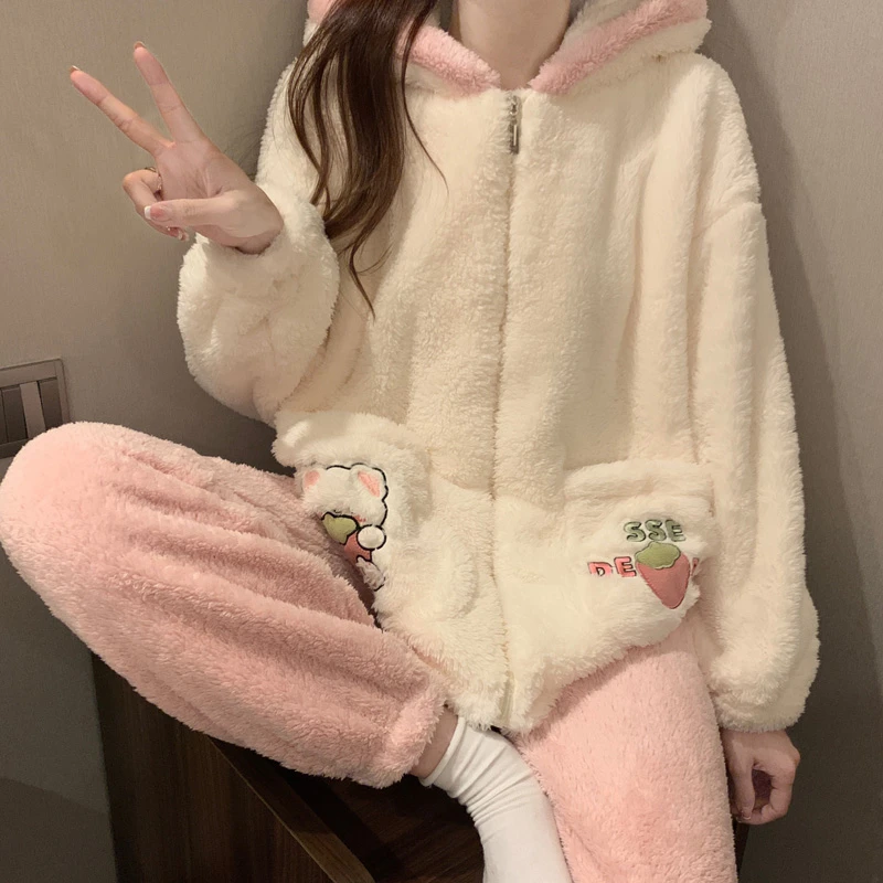 法兰绒睡衣女秋冬季长袖保暖加厚加绒款珊瑚绒保暖卡通家居服套装