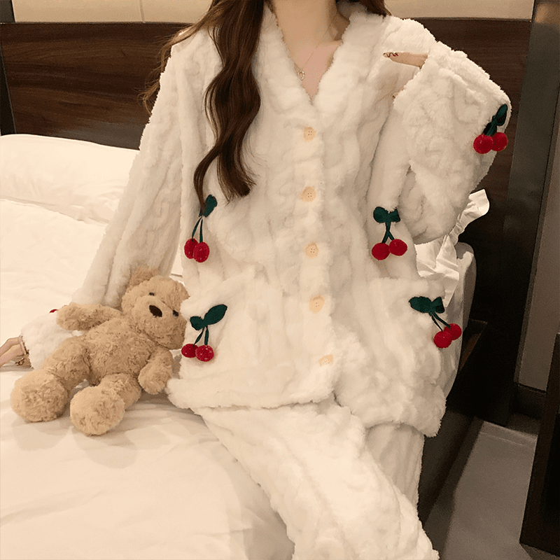 睡衣女冬加厚加绒珊瑚绒长袖春秋天宽松保暖法兰绒网红家居服套装