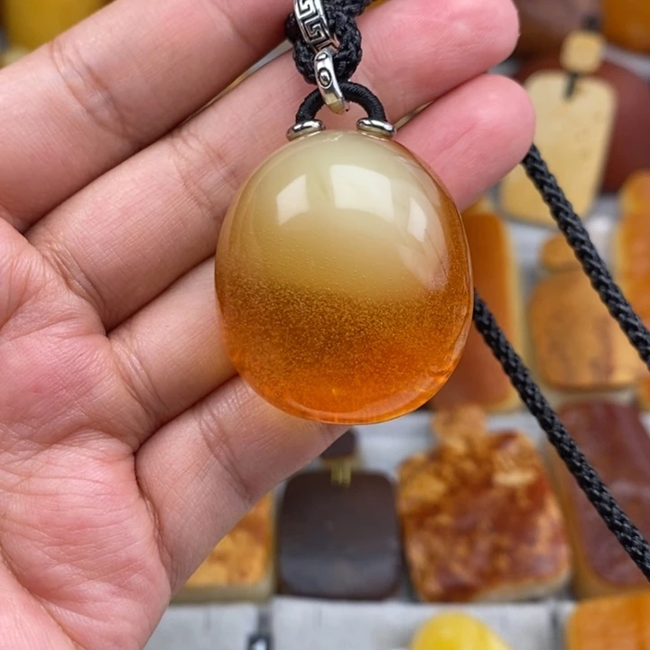 琥珀珠宝奇石未镶嵌
