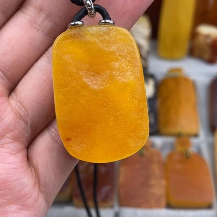 琥珀珠宝奇石未镶嵌