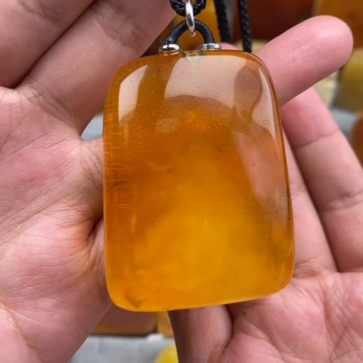 琥珀珠宝奇石未镶嵌