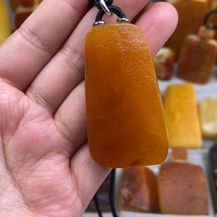 琥珀珠宝奇石未镶嵌