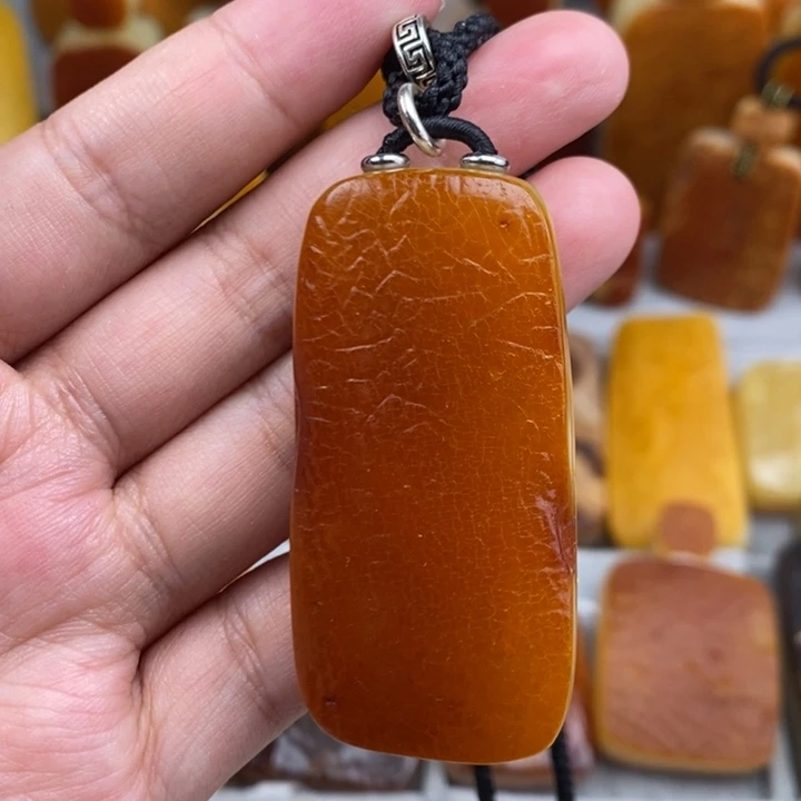 琥珀珠宝奇石未镶嵌