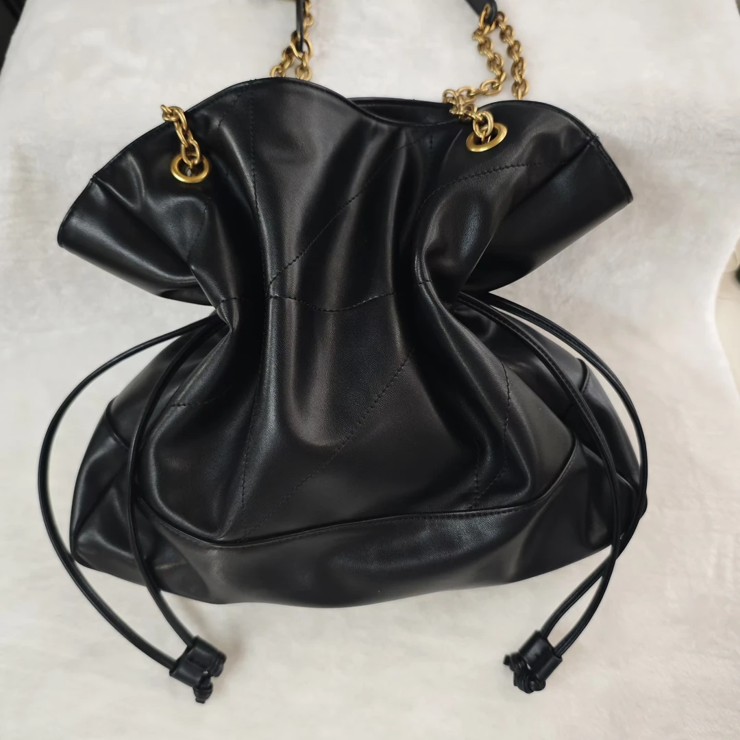 【CF】2024年新款轻奢百搭手提包斜挎单肩包   8261-黑色