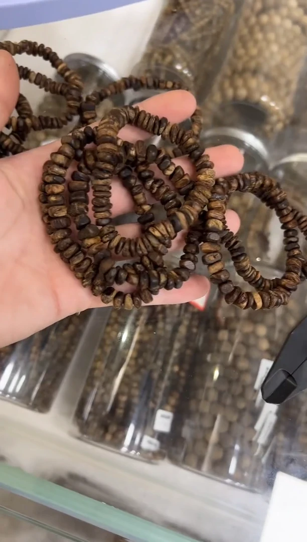 【闪购商品】沉香手串11号越南顺化红土多样性发货1条