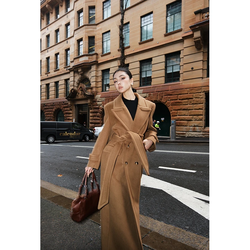 赵三观 咖色长款重工毛呢外套