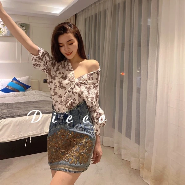 CG『一步一景』重工气质绣花图案牛仔刺绣半裙