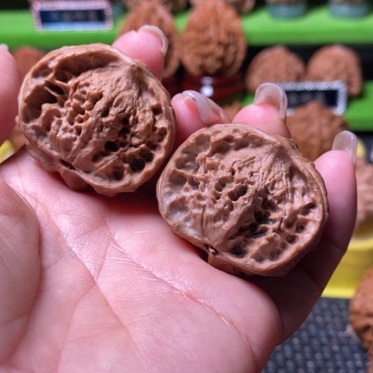 文玩核桃吊坠蛇头