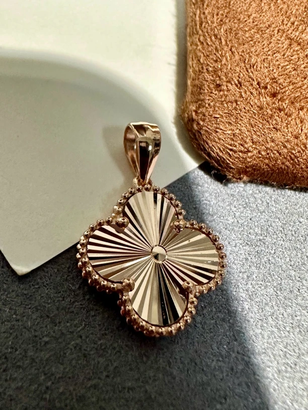 正品18K金幸运草吊坠