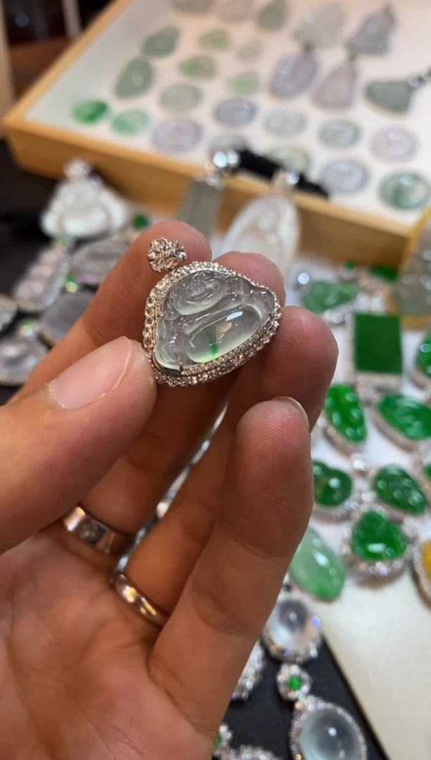 【闪购商品】翡翠吊坠(不含链)18K金镶嵌佛公