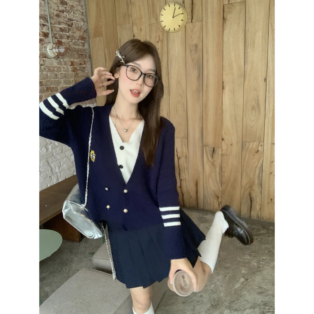 【贝蒂】 大码秋冬假两件针织学院风显瘦双排扣外套大码T恤女