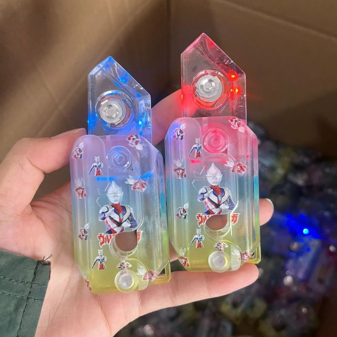 新款发光奥特曼重力萝卜刀炫酷变色透明闪光玩具情侣个性闪光小刀