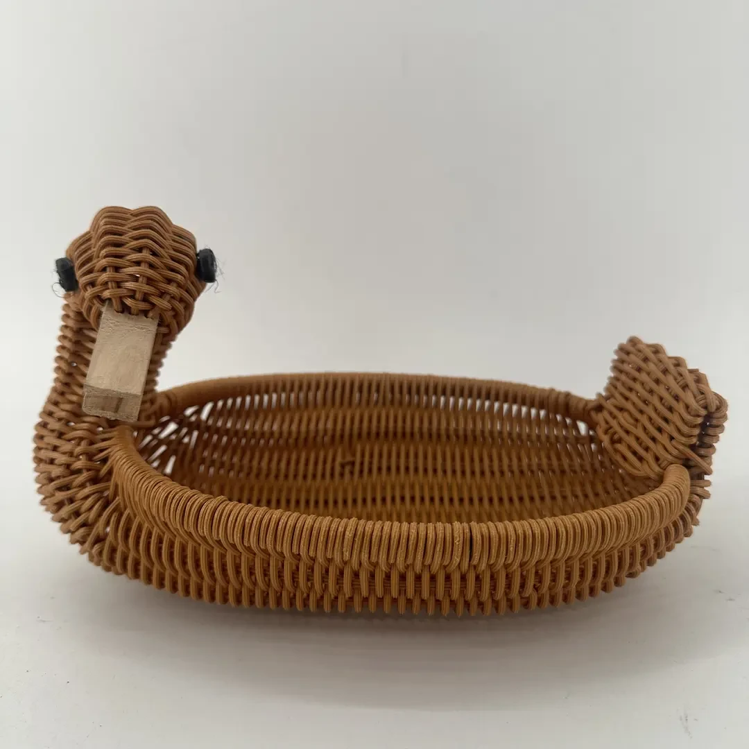 A0200棕色幸福鸭造形水果篮居家纯手工编织大号22*22*7