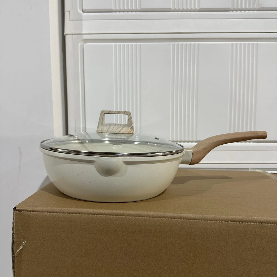 28冰淇淋白色麦饭石不粘炒锅（微瑕；介意勿拍）